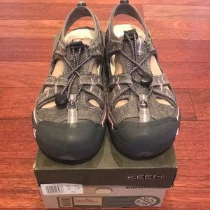 KEEN Women’s Coronado Sandal 8.5 - NEW!